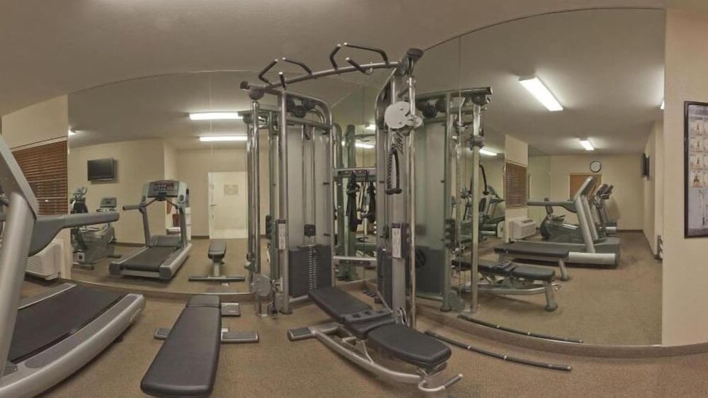 Candlewood Suites Bismarck 19/51
