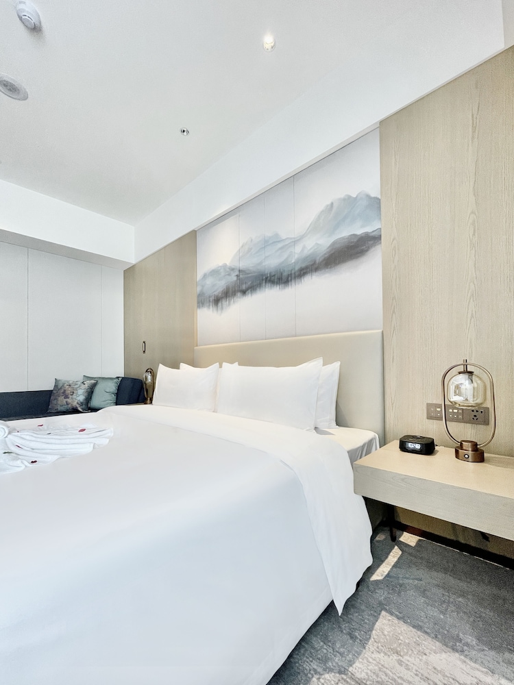 White Swan VYV Hotel 18/57