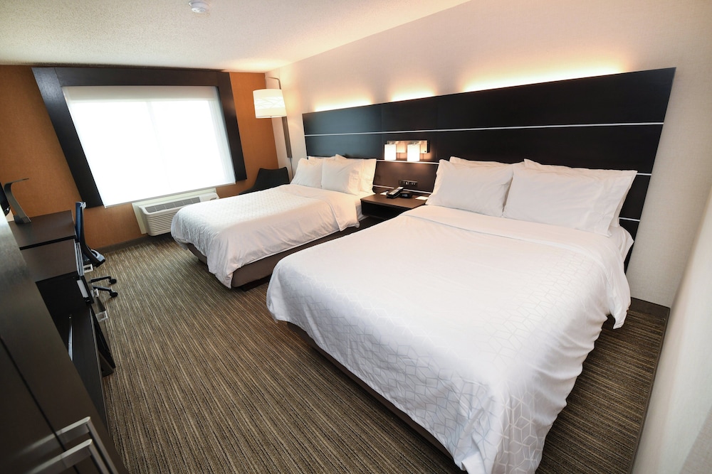 Holiday Inn Express Hotel And Suites Grand Forks 22/75