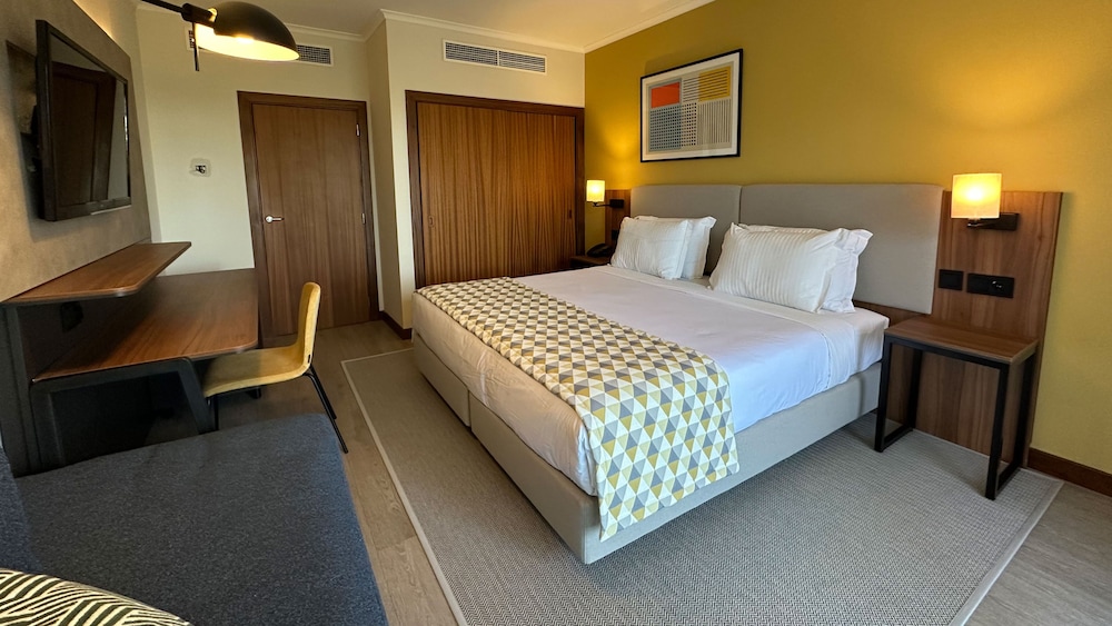 Standard, Twin Beds
