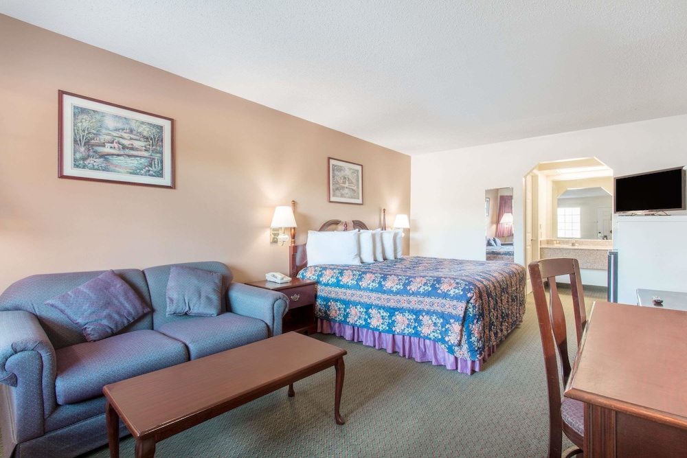 Days Inn by Wyndham Picayune 13/22