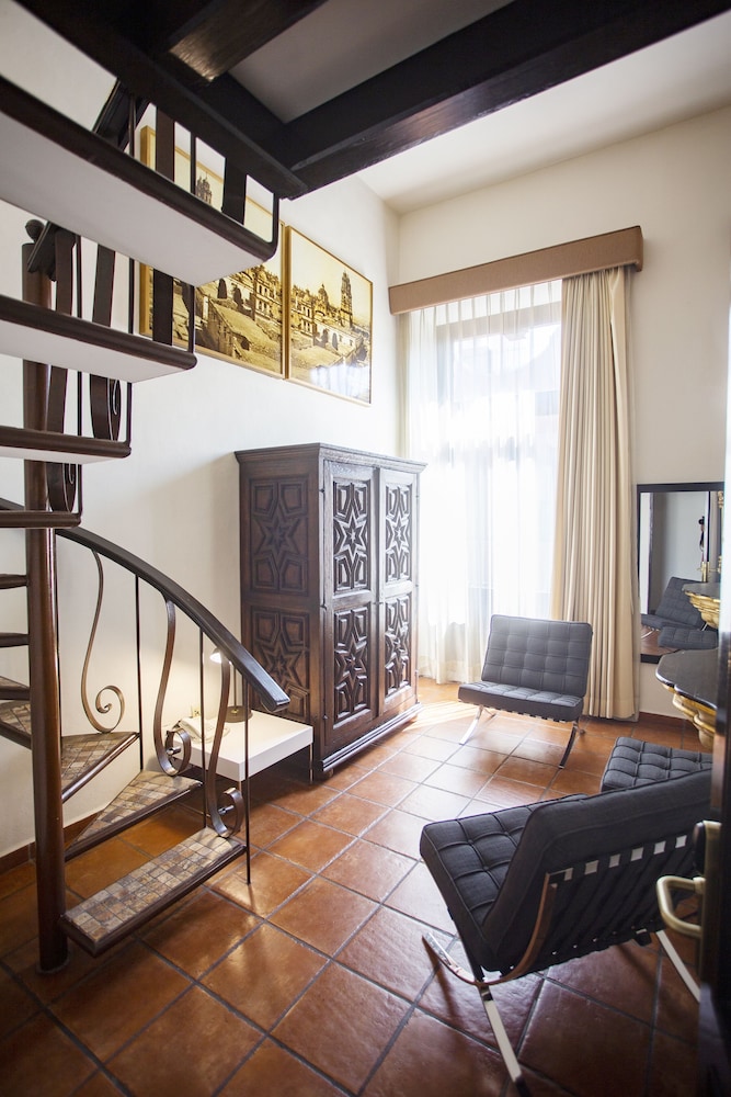 Herencia Hotel By Hosting House 36/50