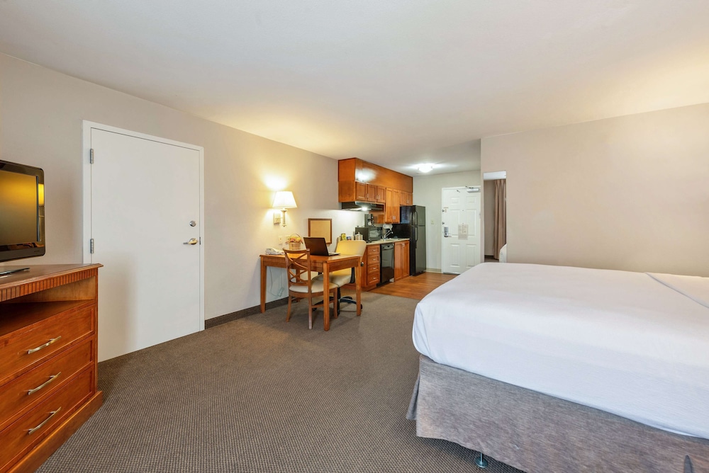 Extended Stay America Suites - San Antonio - North 29/56