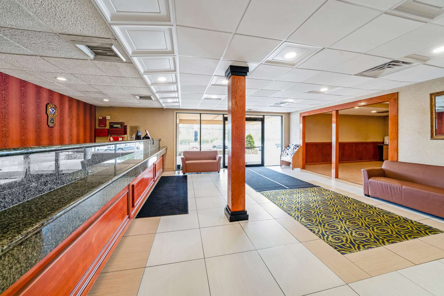 Americas Best Value Inn Foxboro 14/35