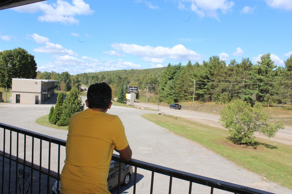 Bancroft Inn and Suites 33/39