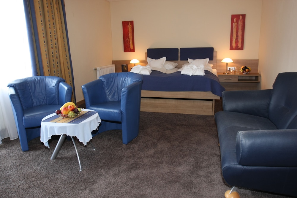 Ringhotel Lenauhof 32/50
