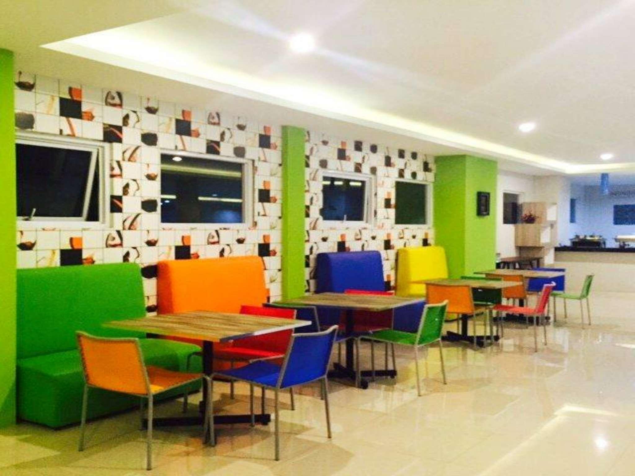 Fresh Hotel Sukabumi 28/35