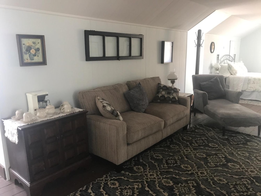 Riverboat Bed & Breakfast 19/43