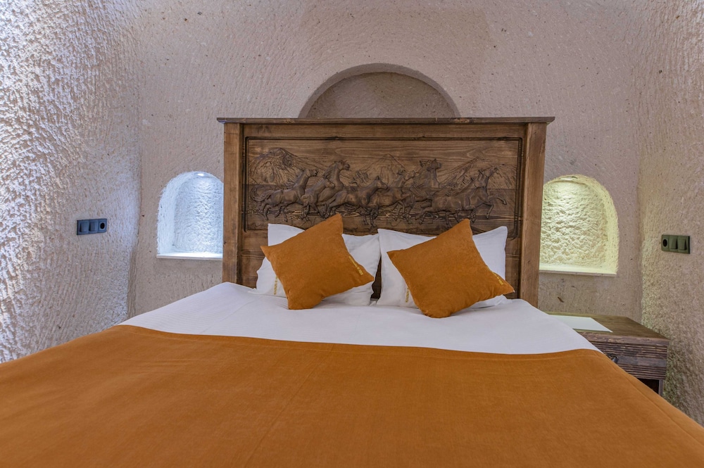 Ages In Cappadocia 22/50