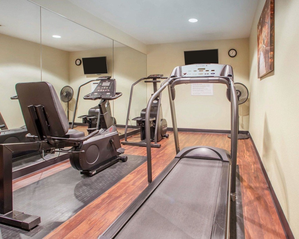 Hawthorn Extended Stay by Wyndham Oak Creek 9/20