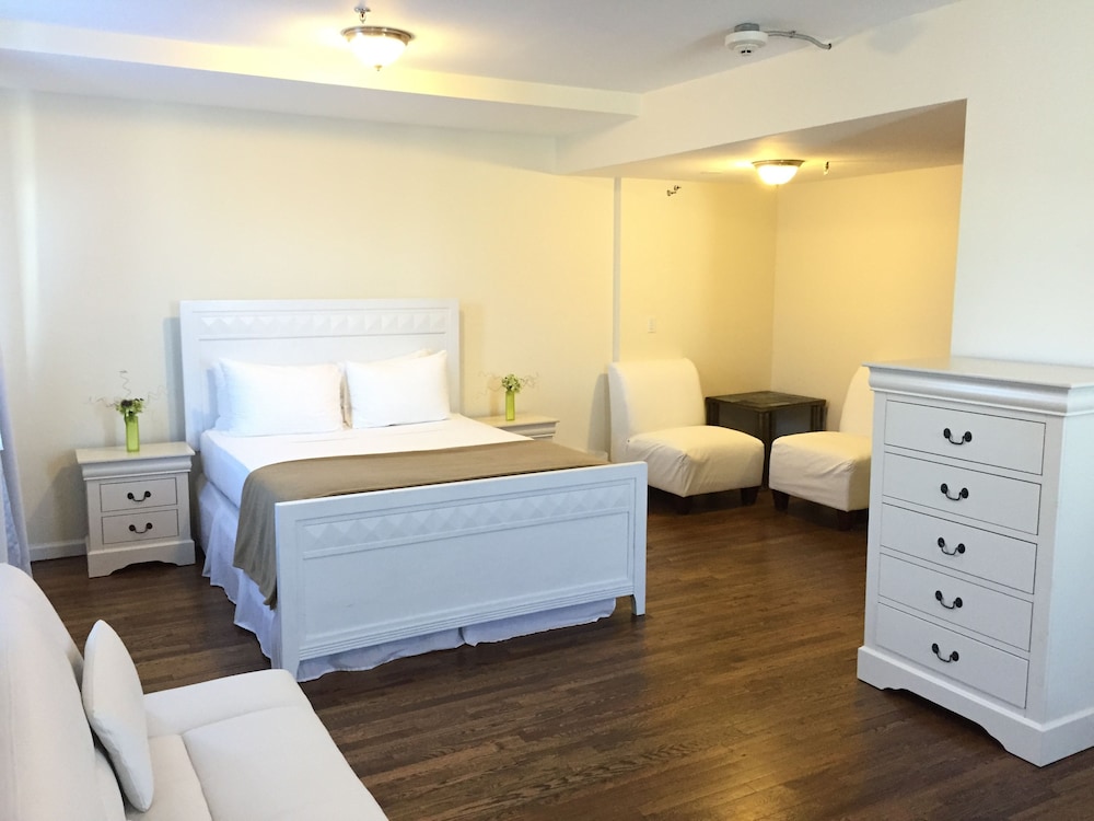 Long Beach Hotel 34/60