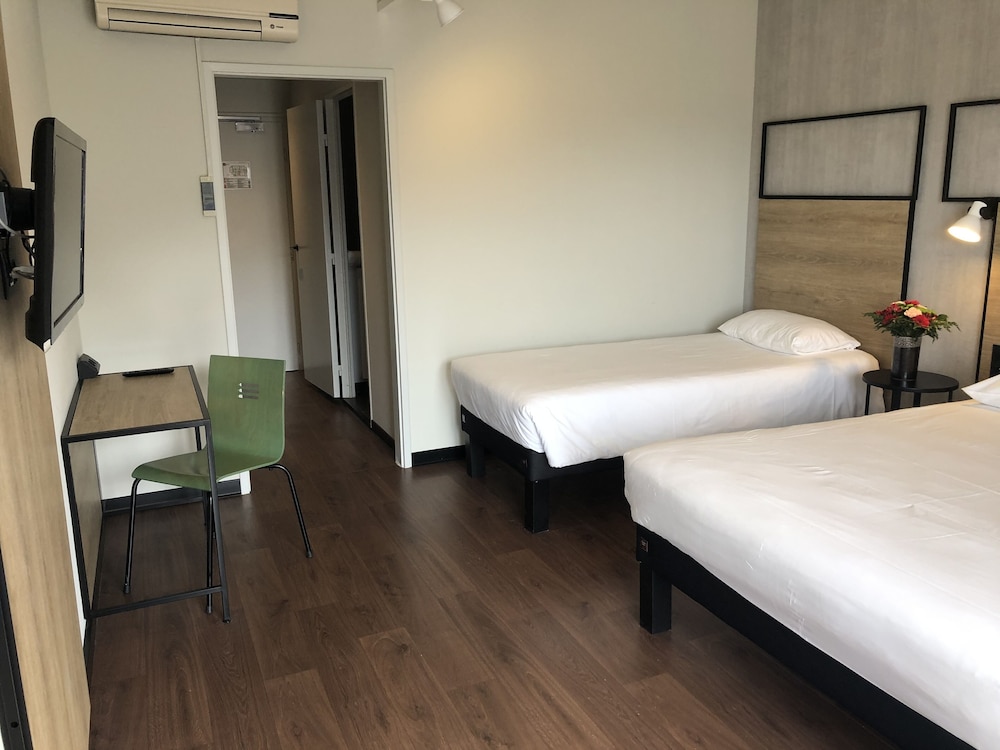 Ibis Millau 13/55