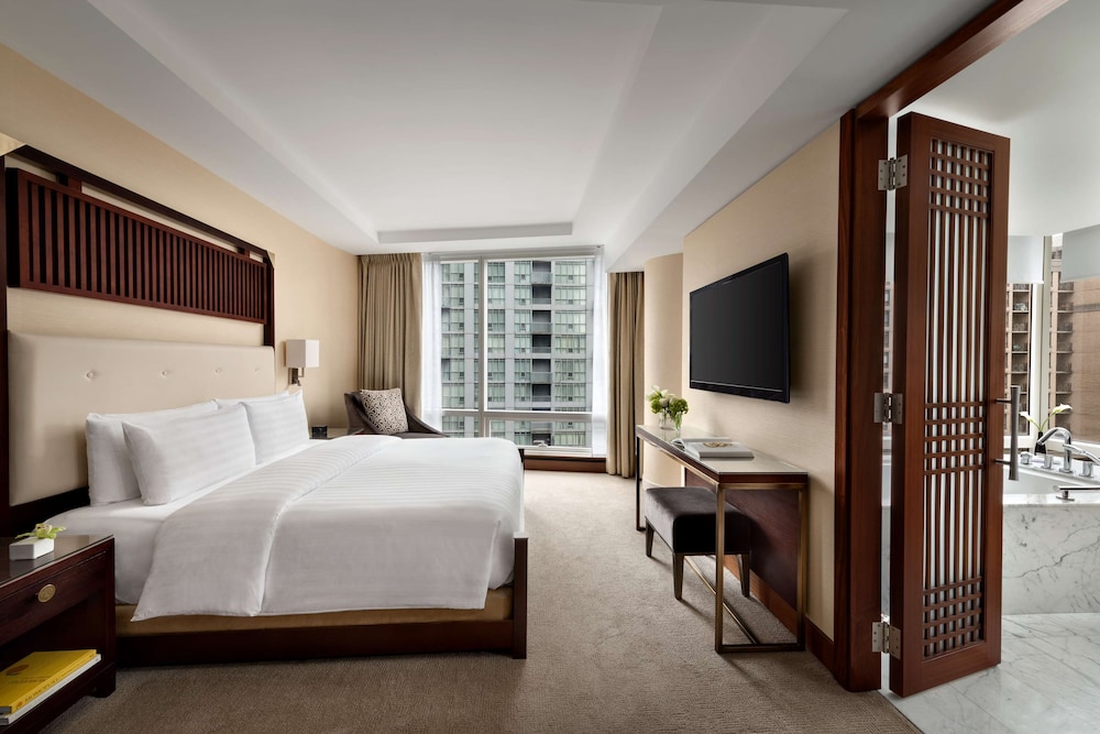 Executive, King Bed