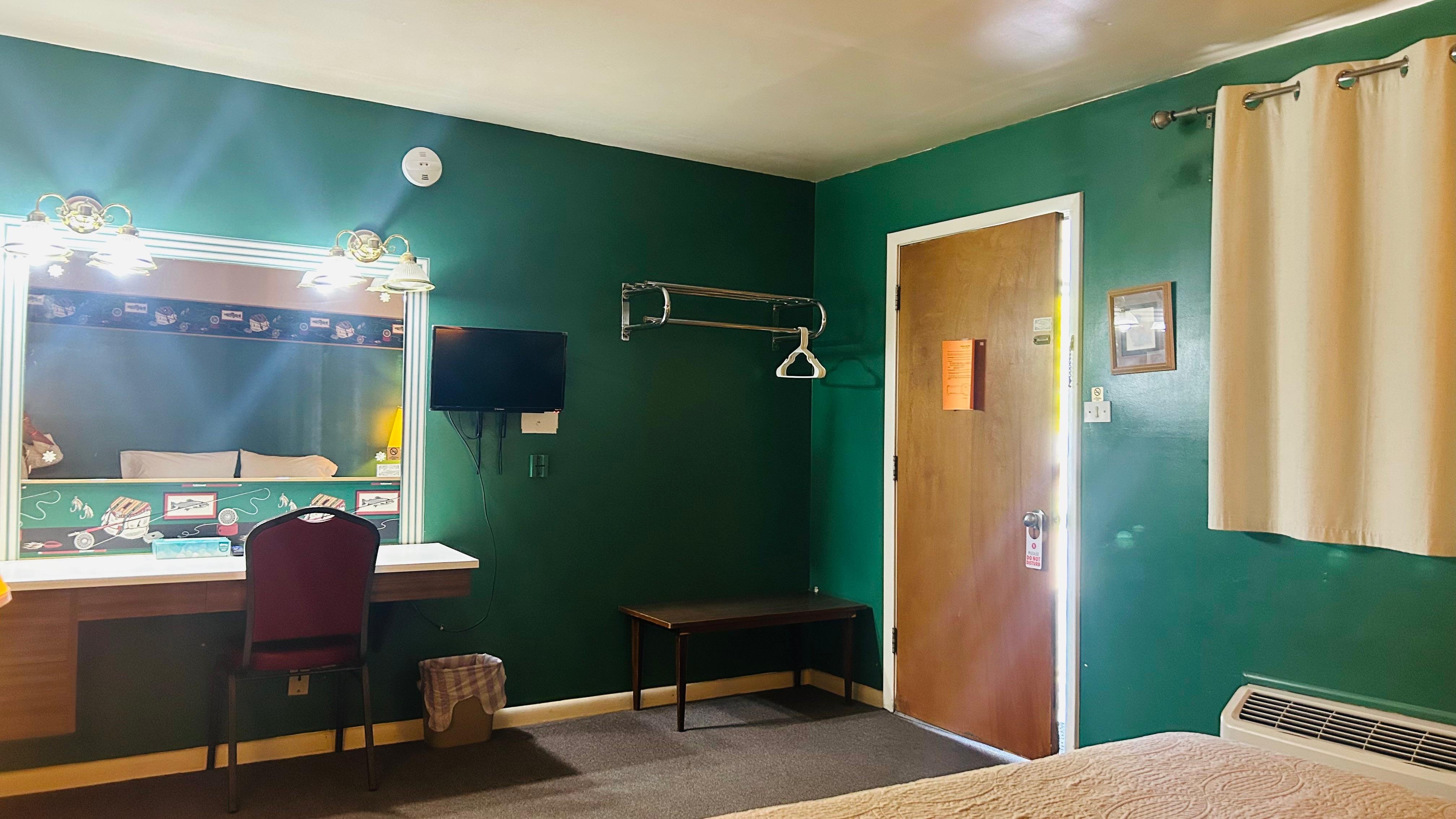 Victorian Inn Motel & Suites 25/48