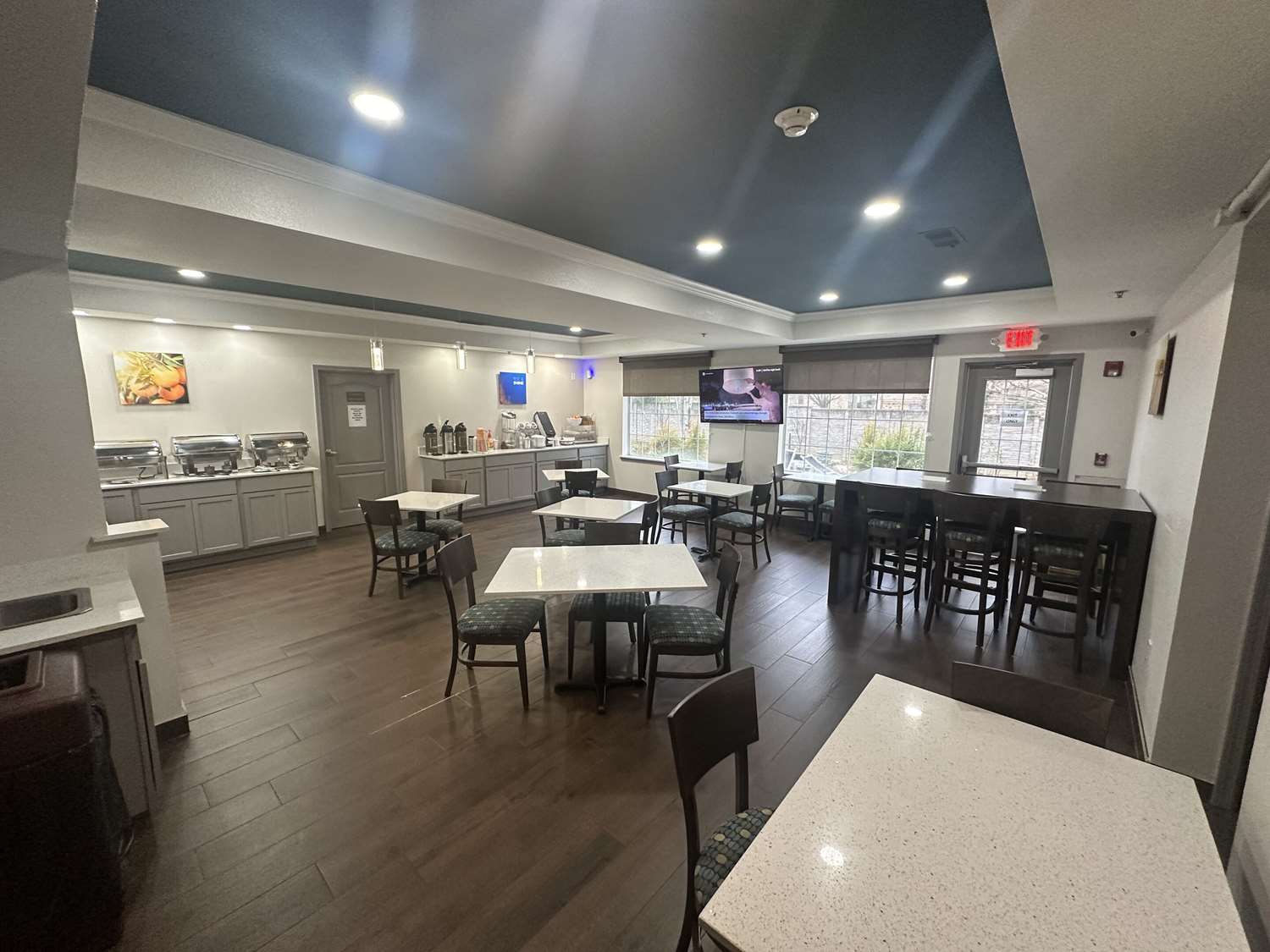 restaurant cafeteria