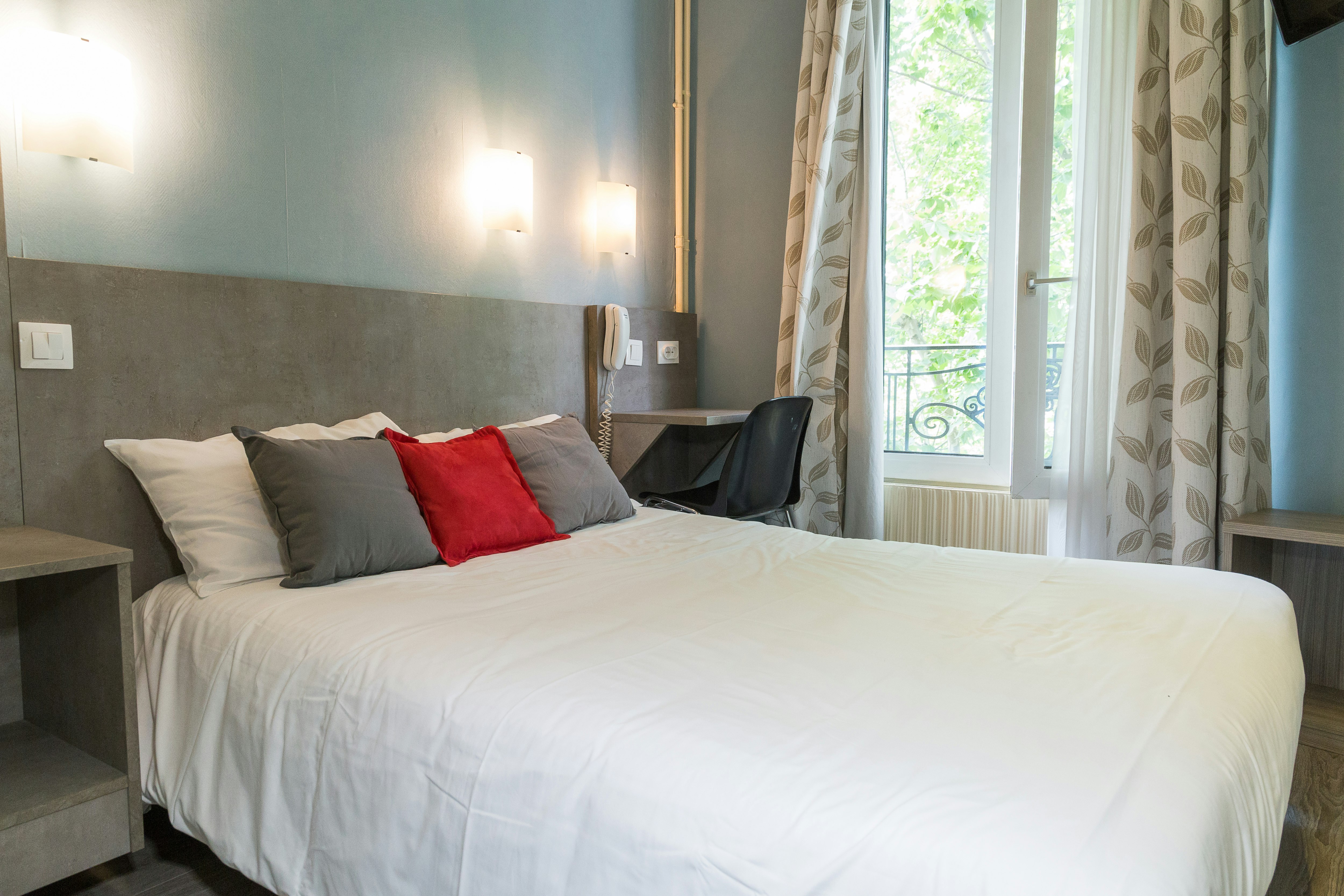 PANAM HOTEL PARIS GAMBETTA (ex Superhotel) 11/50