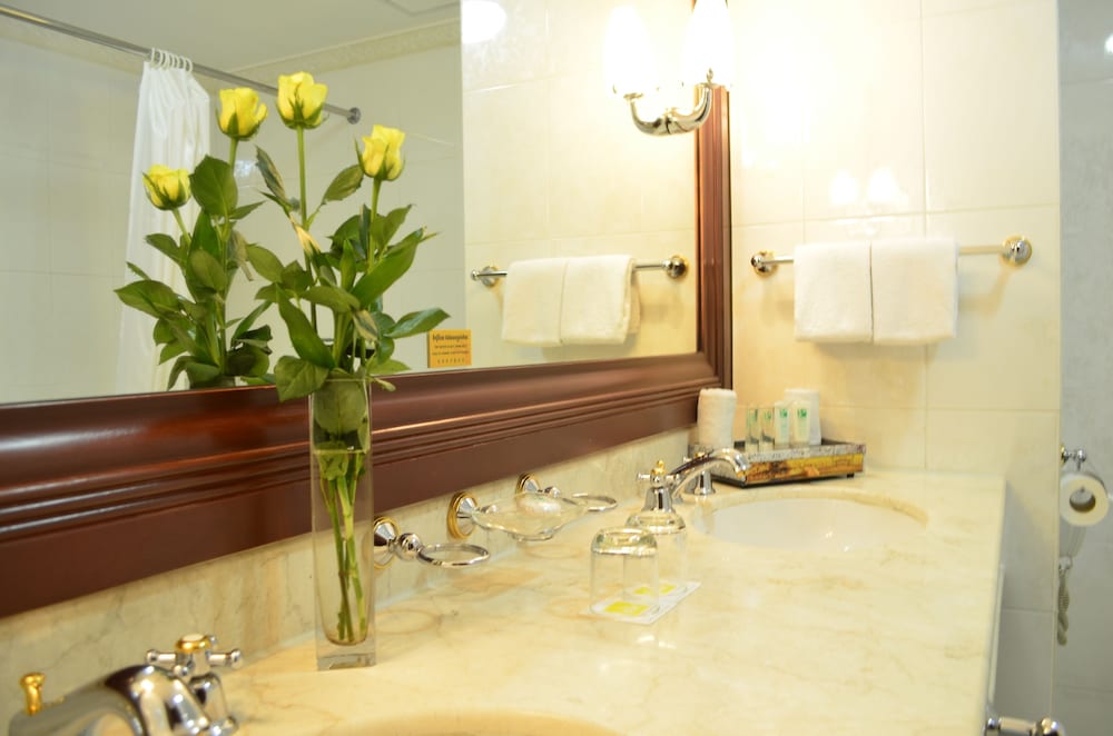 Cambodiana Hotel 7/50