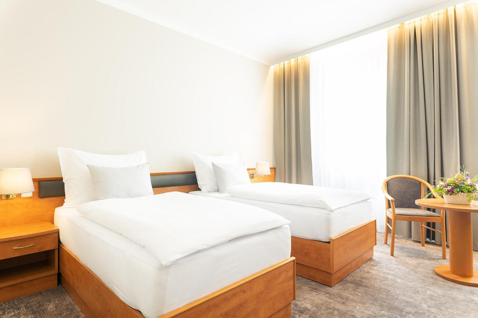 Hotel Ceska Koruna 36/76