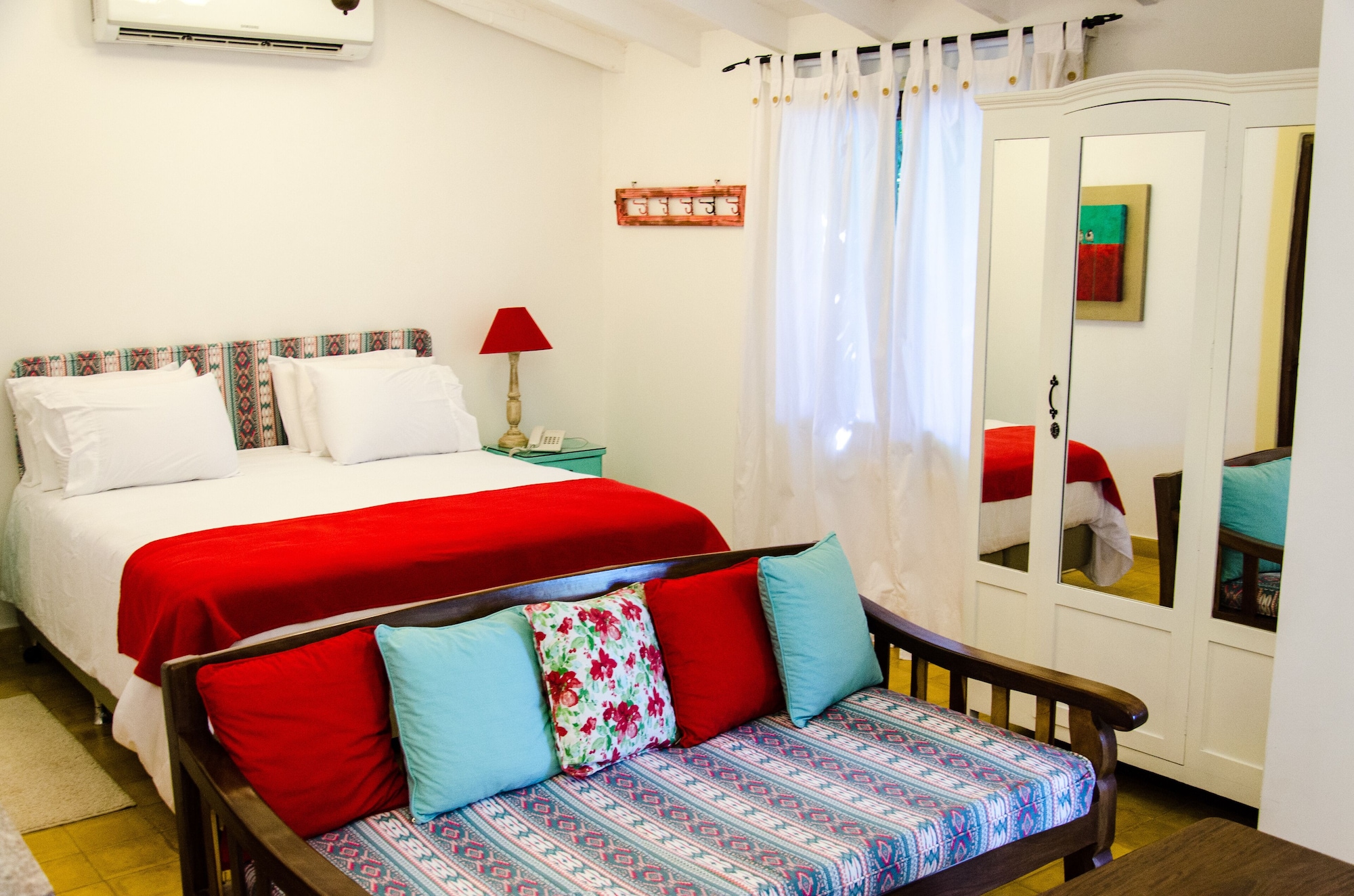ROMANTIC, SUITE, KING BED, POOL VIEW, GARDEN AREA