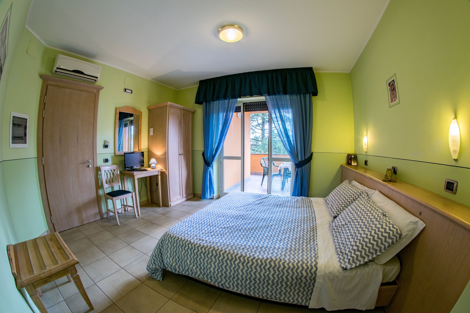 غرفة سوبيريور بسرير كوين، Hotel Cladan 2/10