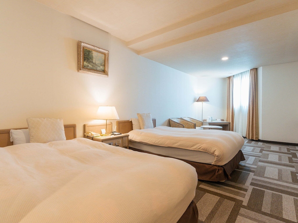 DELUXE, TWIN BEDS