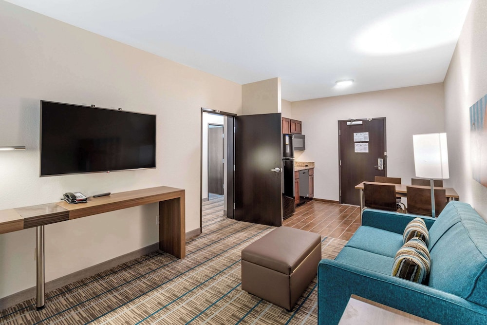 MainStay Suites Denver International Airport 17/44