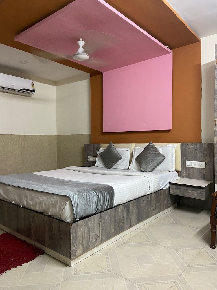 HOTEL SADHBHAV 12/49
