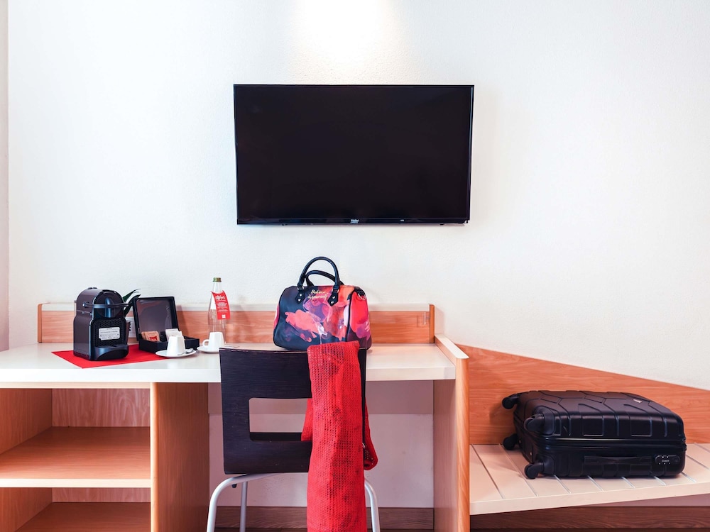 Ibis Florence North Airport Hotel 54/65