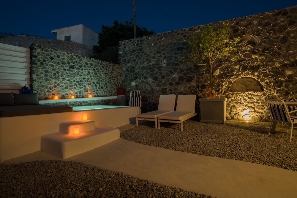 Lagadi Suites 63/67