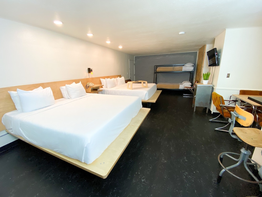 University Inn 12/63