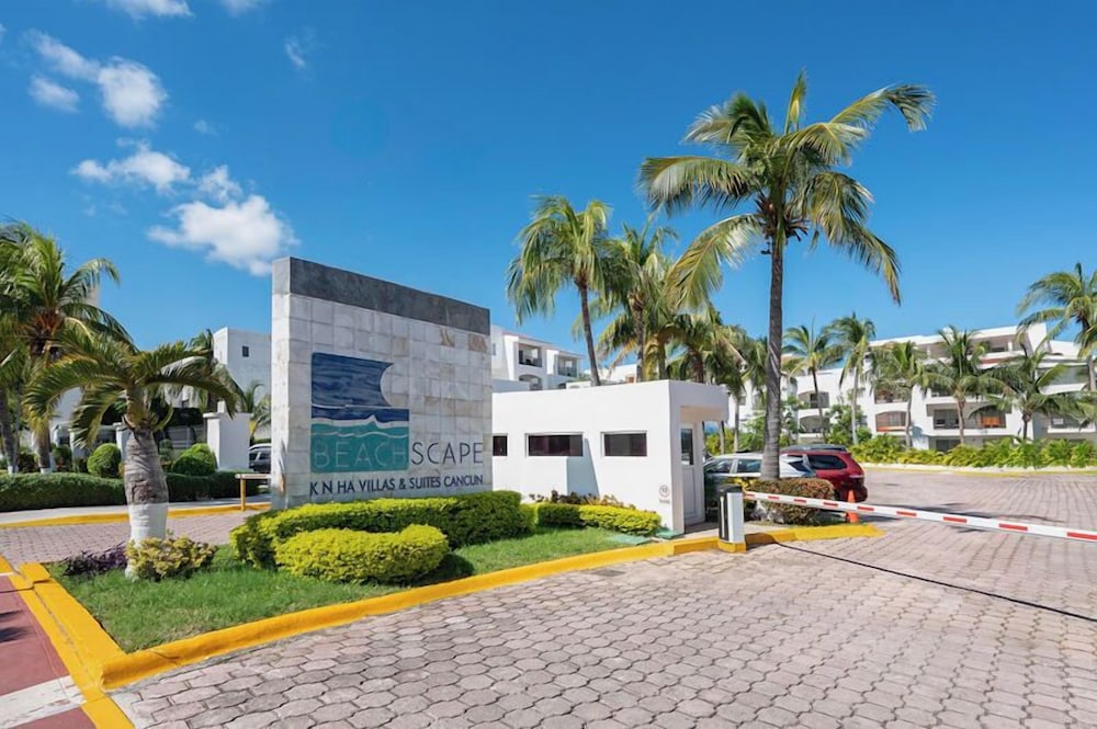 Beachscape Kin Ha Villas and Suites 81/89