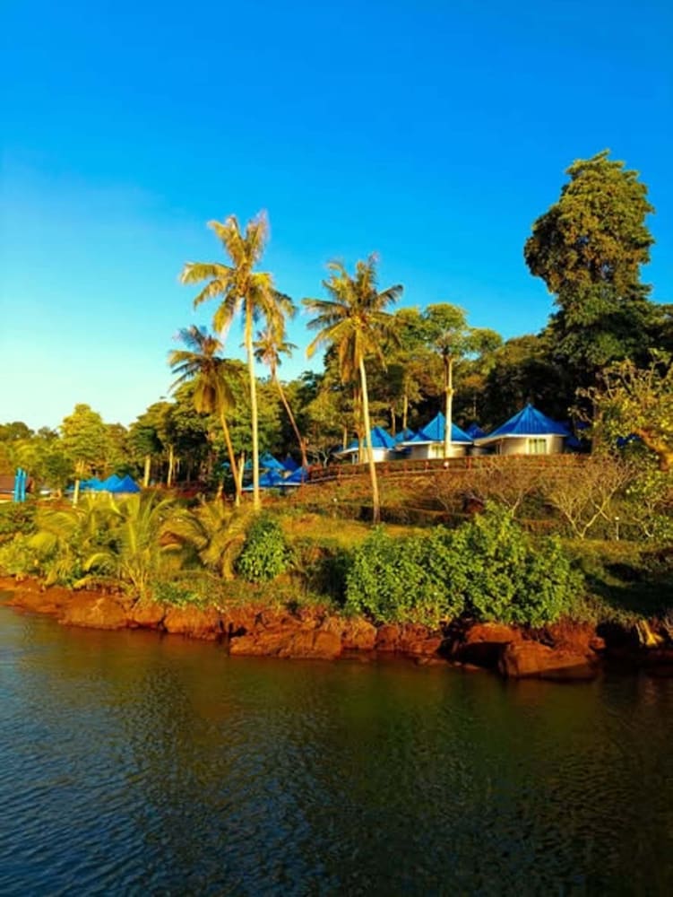 Koh Mak Buri Hut Natural Resort 70/74