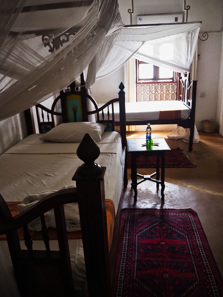 Zanzibar Coffee House 41/50
