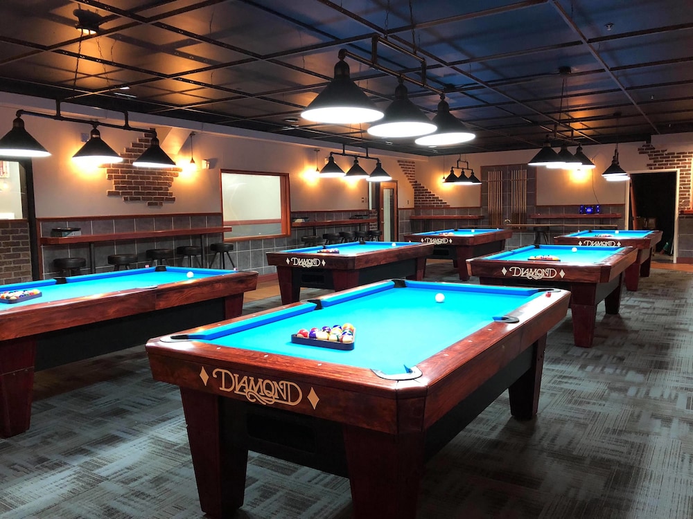 Grand View Inn And Suites 28/65