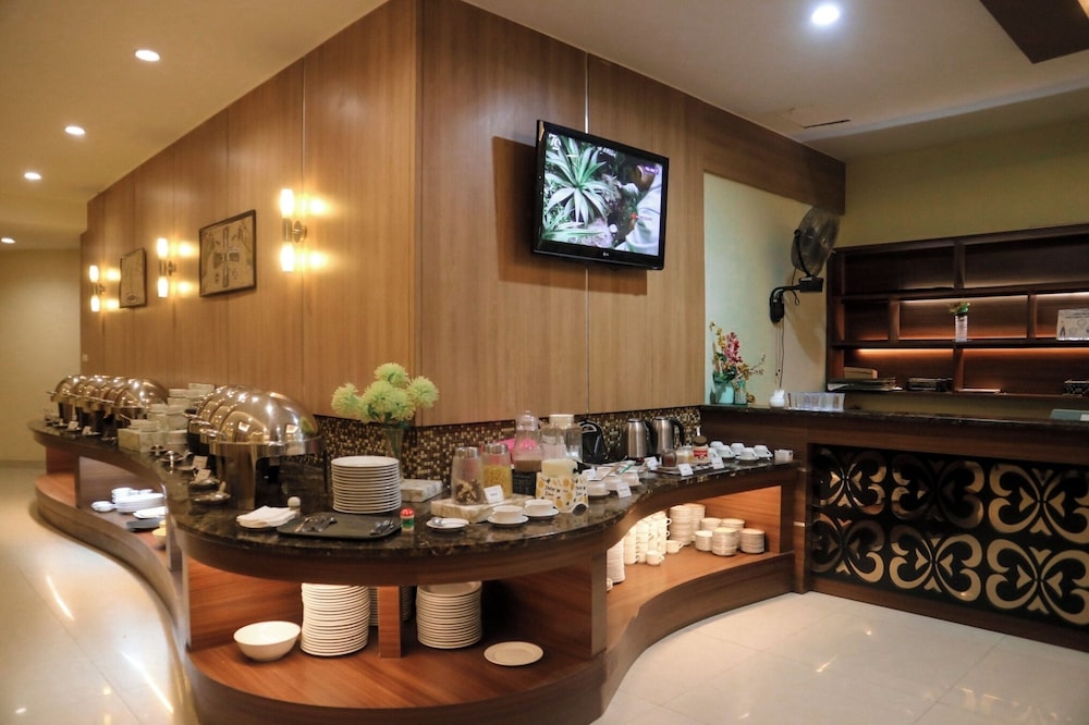 HOTEL MARIAT SORONG 41/54