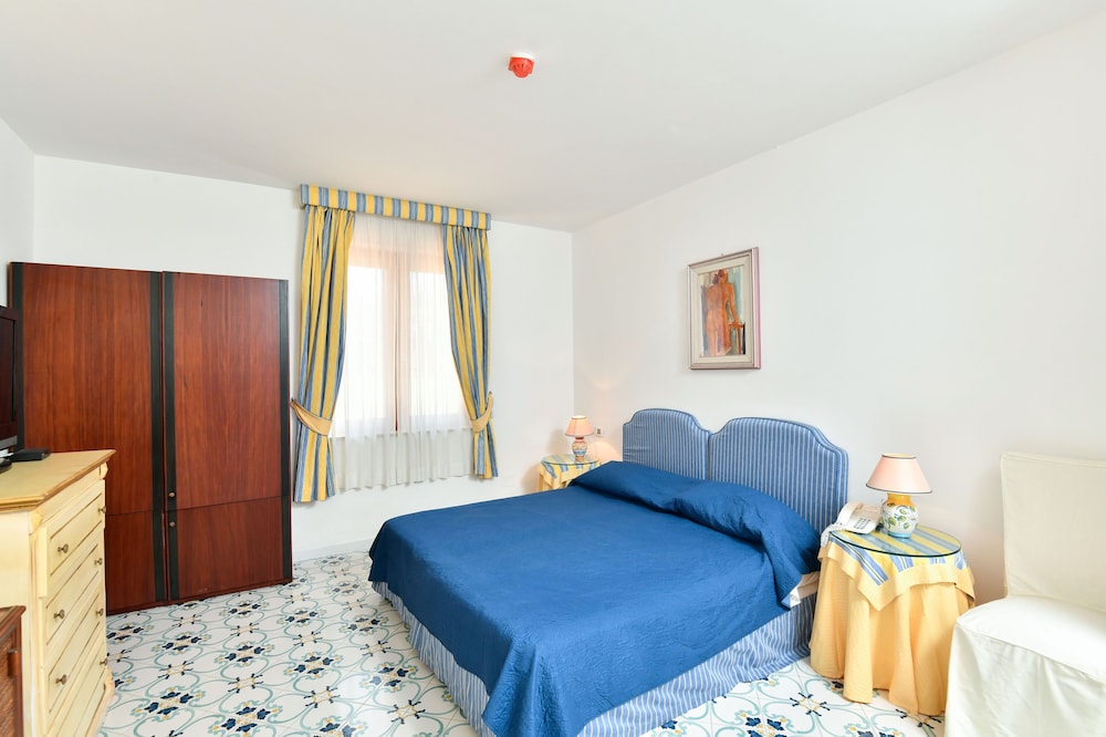 STANDARD, TRIPLE, MULTIPLE BEDS, ANNEX