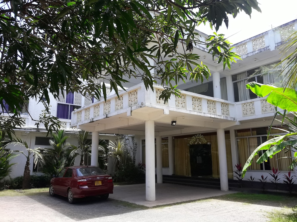 Lagoon Waves Hotel 20/28