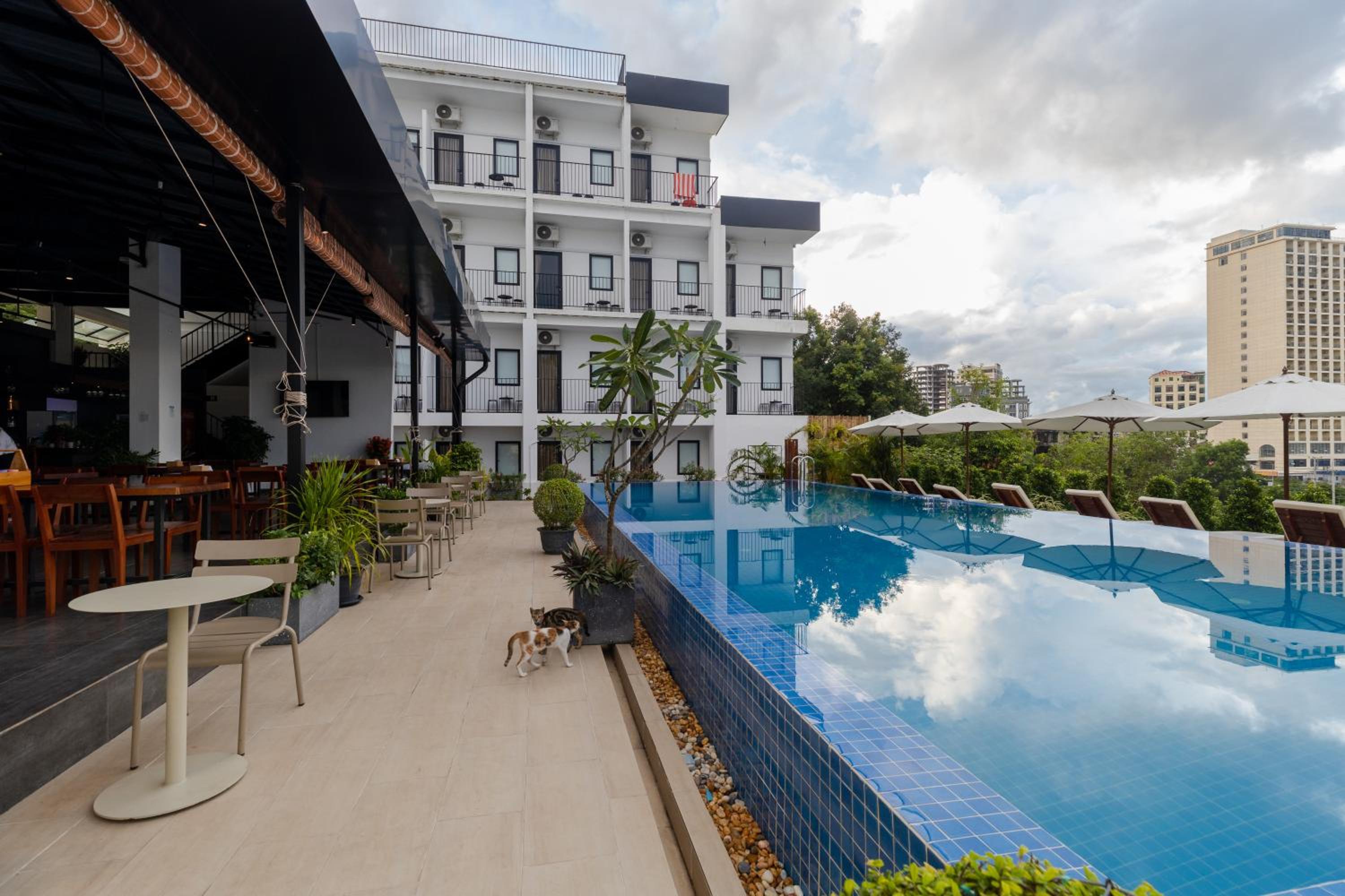 Onederz Sihanoukville 32/38