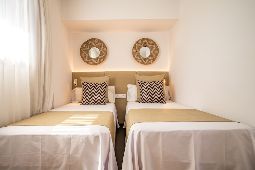 2 BEDROOMS, APARTMENT
