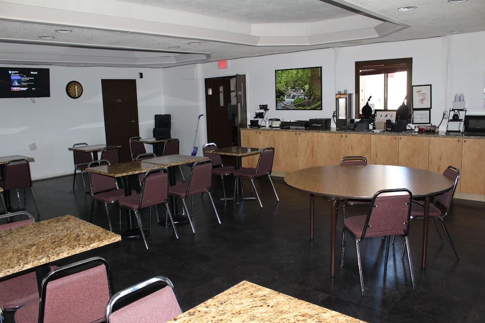 Ramada by Wyndham Campbell River 33/50