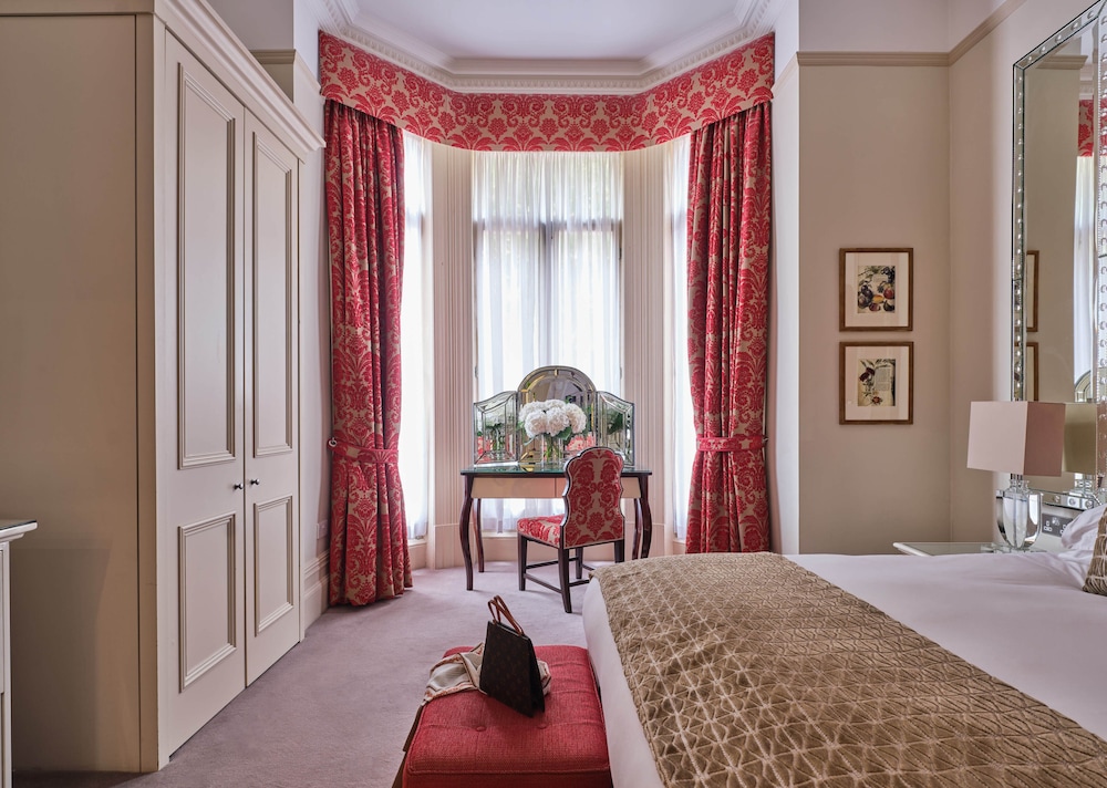 The Apartments by The Sloane Club 10/45