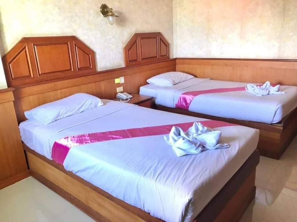 Sakol Grand Palace Hotel 6/17