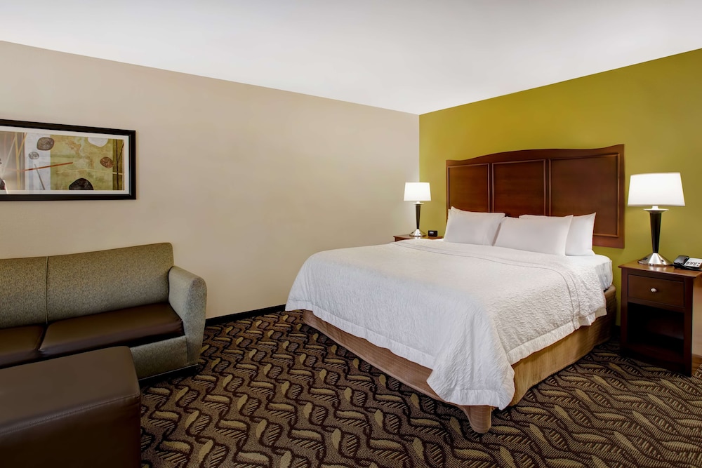 Hampton Inn Dekalb Near The University 12/41