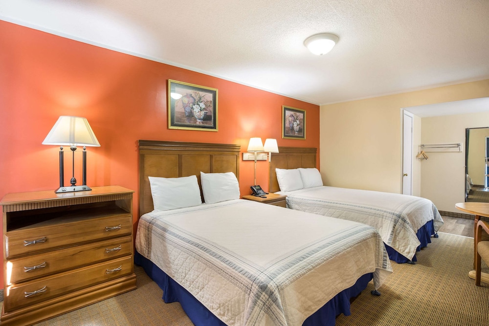Rodeway Inn Cecil GA 8/36