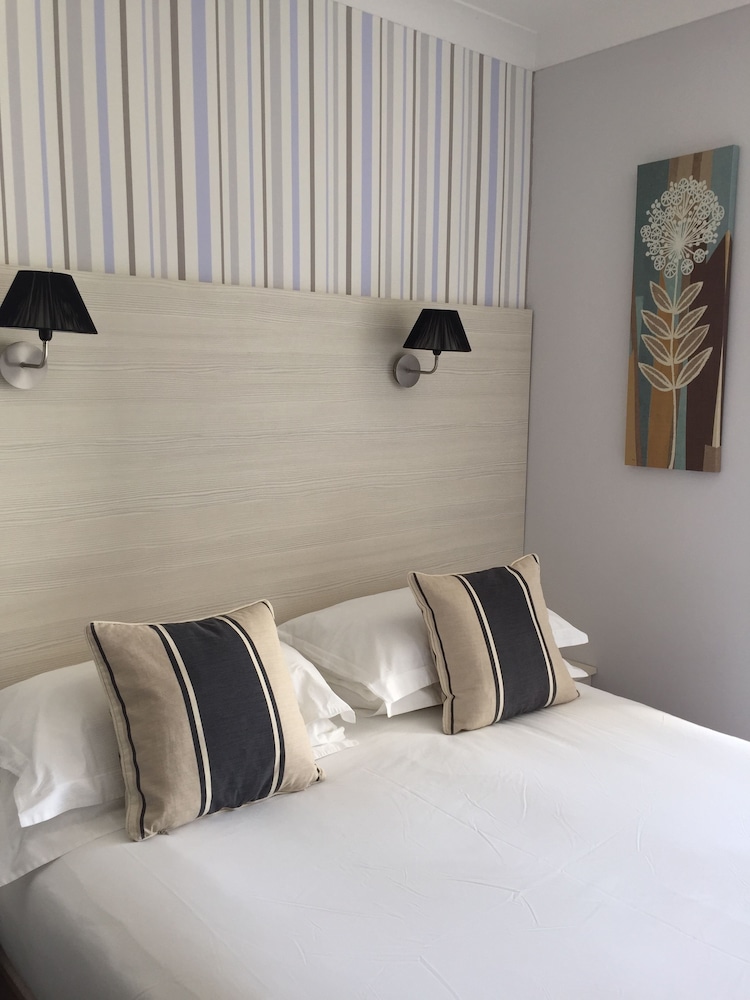 Dalmeny Resort Hotel 19/38
