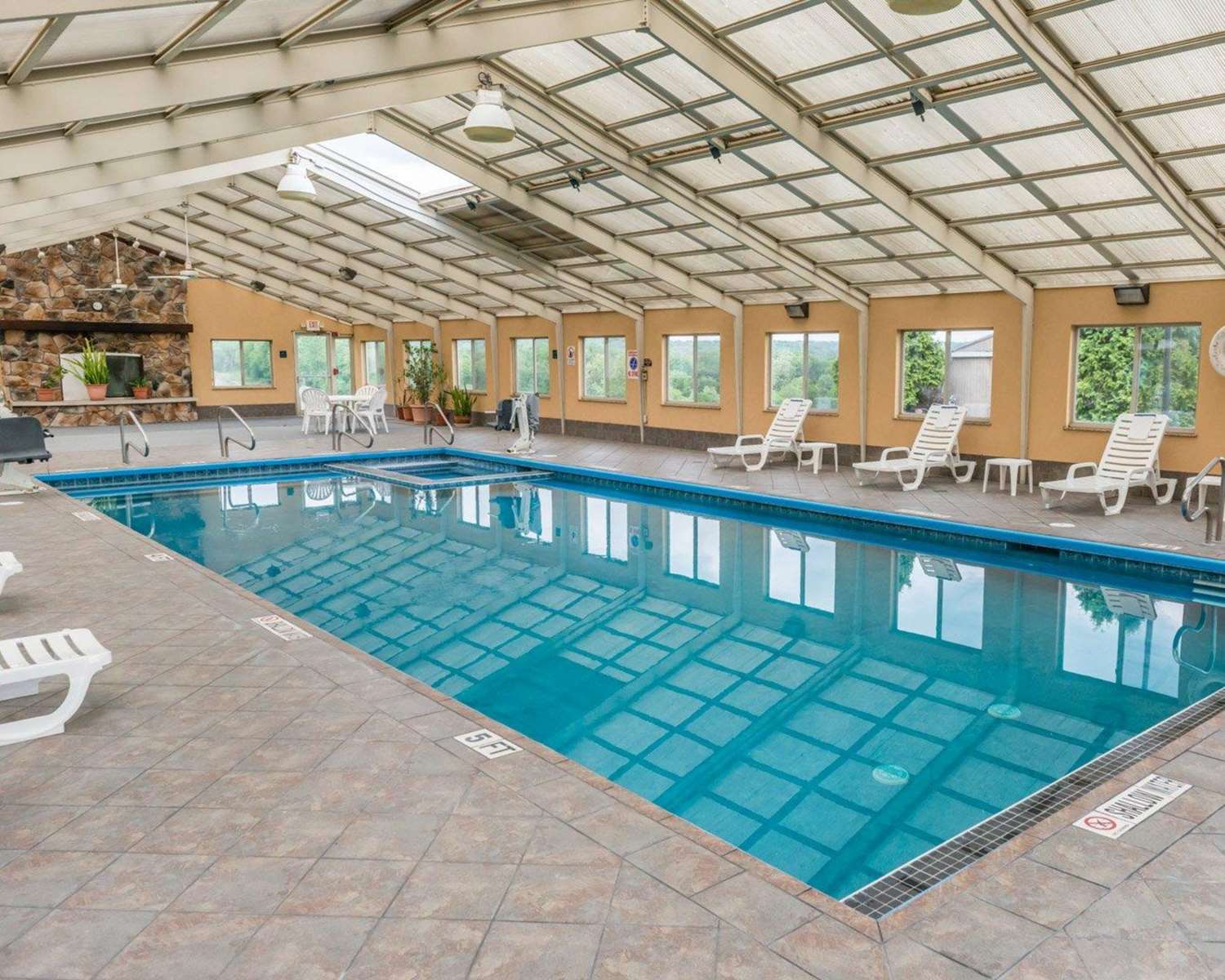 Rodeway Inn Mercer I-80 5/8