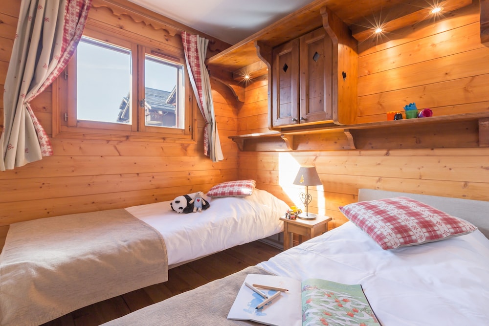 RES.PIERRE & VAC. PREMIUM LES FERMES DE MERIBEL 13/48