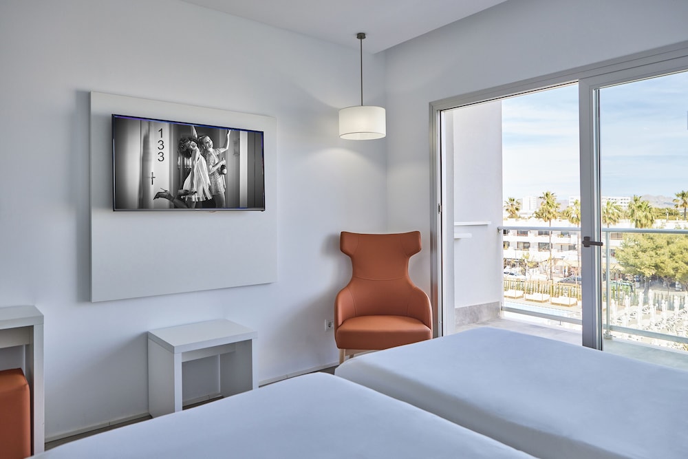 ROOM, SINGLE, DOUBLE BED, POOL VIEW