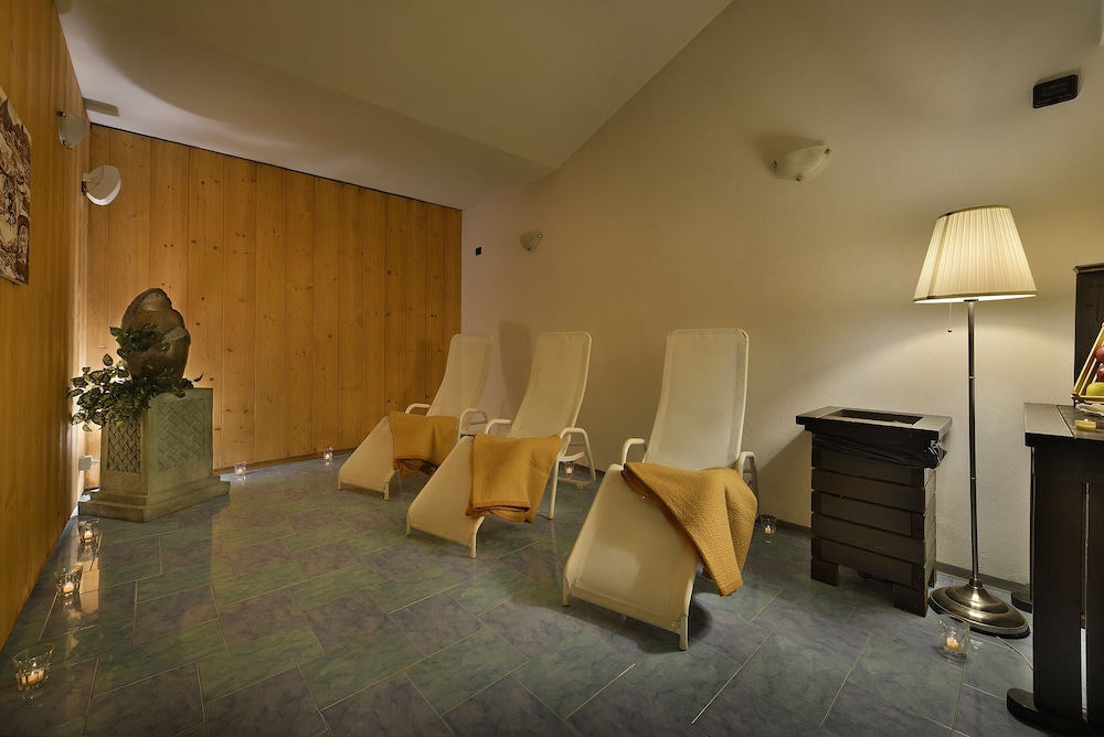 HOTEL INTERALPEN 51/74