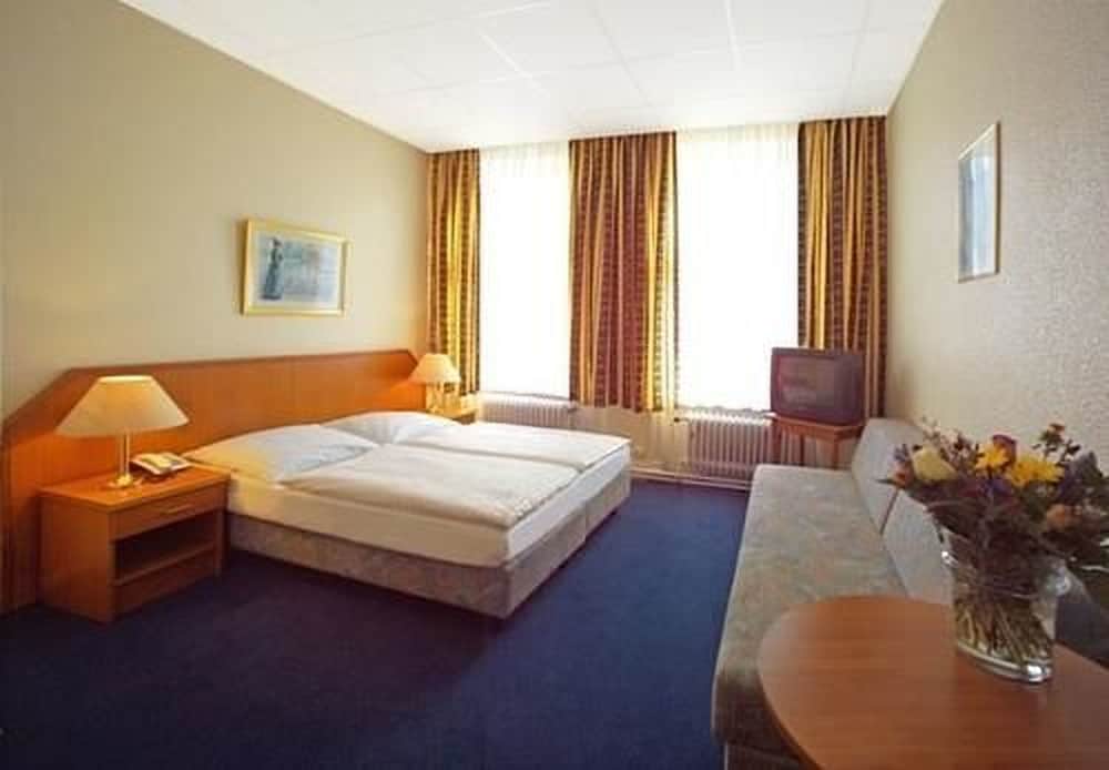 Terminus Am Hauptbanhof Hotel 14/25